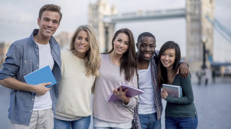 Things To Keep in Mind While Choosing The Best Study Abroad Consultants